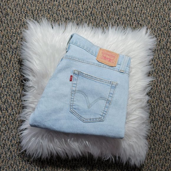 Levi's Denim - Vintage Levi's Low Slouch Denim Capri's Size 9 Pale Blue Denim